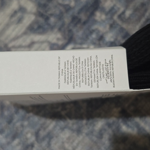 ALO Yoga Scrunch Sock Unisex - Black - Medium - Two Pairs - Picture 6 of 8